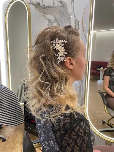 Styl. Salon Fryzjerski damsko-męski